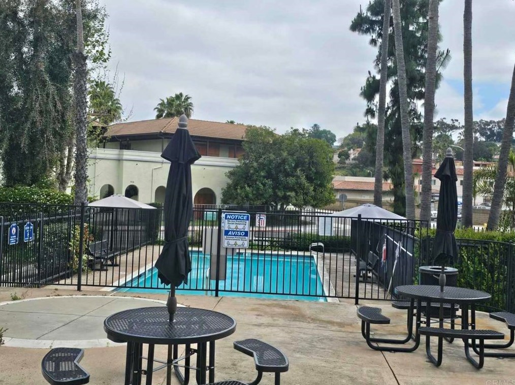 955 Postal Way, Vista CA  92083-6960 exterior