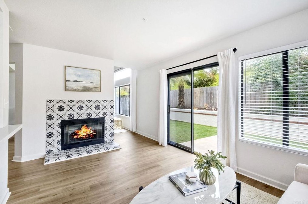 647 Paseo Rio, Vista CA  92081-6323 exterior