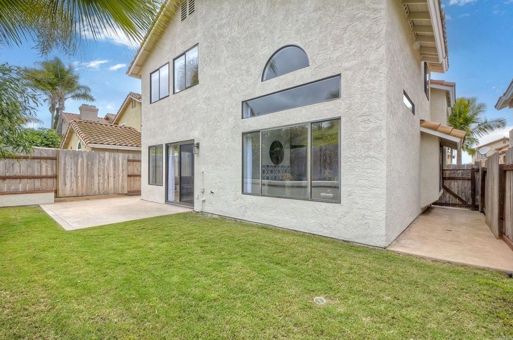 647 Paseo Rio, Vista CA  92081-6323 exterior