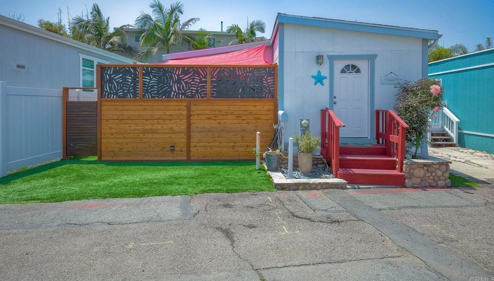 155 Jason St, Encinitas, CA 92024-1476