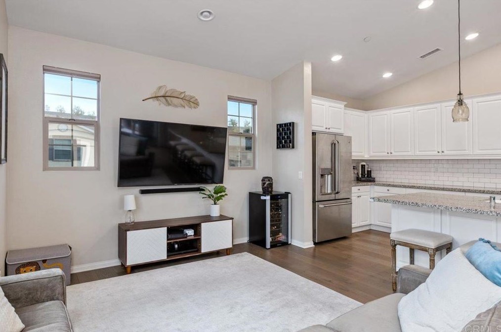 4317 Pacifica Way, Oceanside, CA 92056-5740