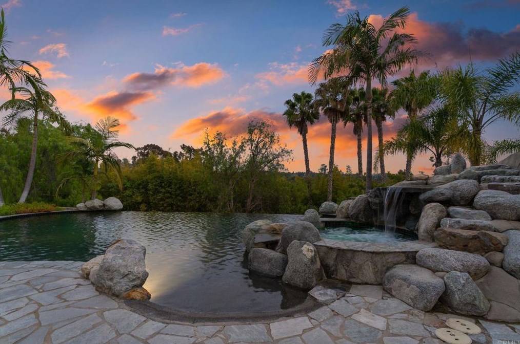 1116 Rancho Encinitas Dr, Encinitas, CA 92024-7023