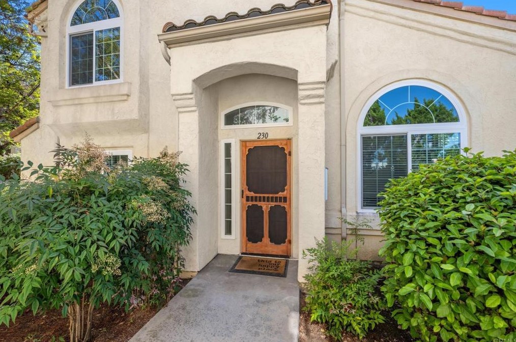 730 Breeze Hill Rd #230, Vista, CA 92081