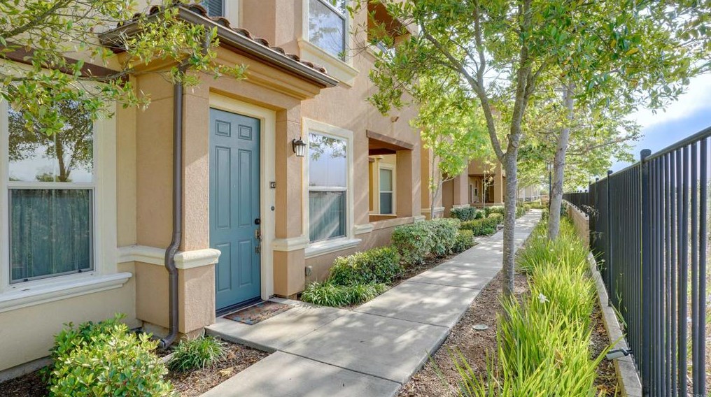 11165 Taloncrest Way, San Diego, CA 92126-6130