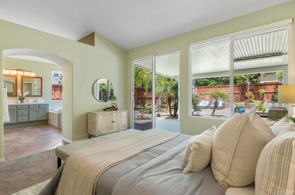 1804 Bayberry Dr, Oceanside CA  92054-5690 exterior