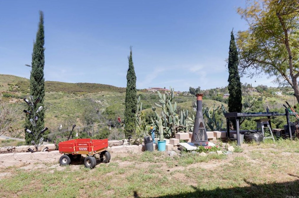 40337 Gavilan Mountain Rd, Fallbrook CA 92028-8965 exterior