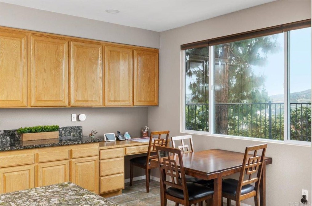 5544 Foxtail Loop, Carlsbad CA  92010-7153 exterior