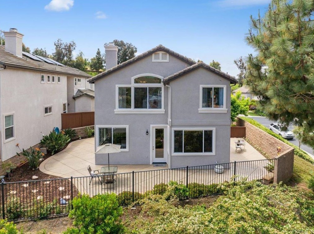 5544 Foxtail Loop, Carlsbad CA  92010-7153 exterior