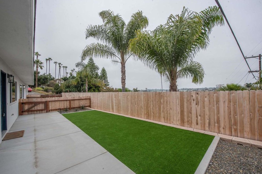 476-78 Palm Dr, Vista, CA 92084