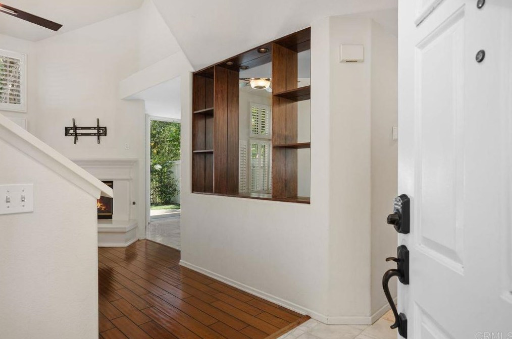 1850 Key Largo Rd, Vista, CA 92081-7004