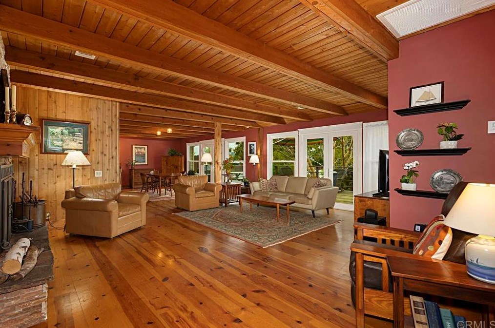 3870 Highland Dr, Carlsbad, CA 92008