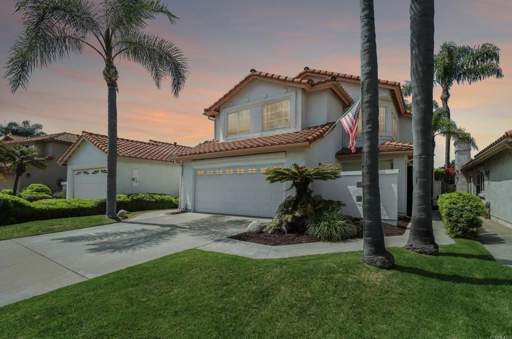 2014 Redwood Crst, Vista CA  92081-7337 exterior