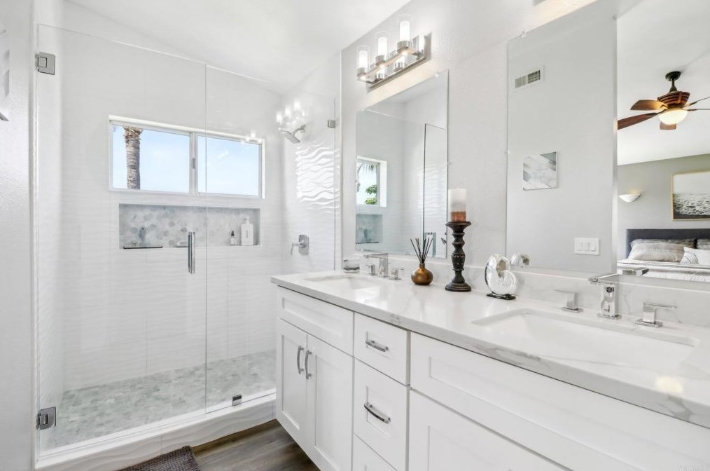 2014 Redwood Crst, Vista CA  92081-7337 exterior