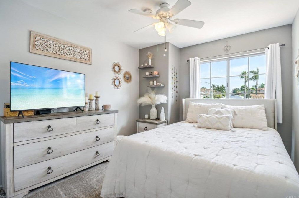 2014 Redwood Crst, Vista CA  92081-7337 exterior