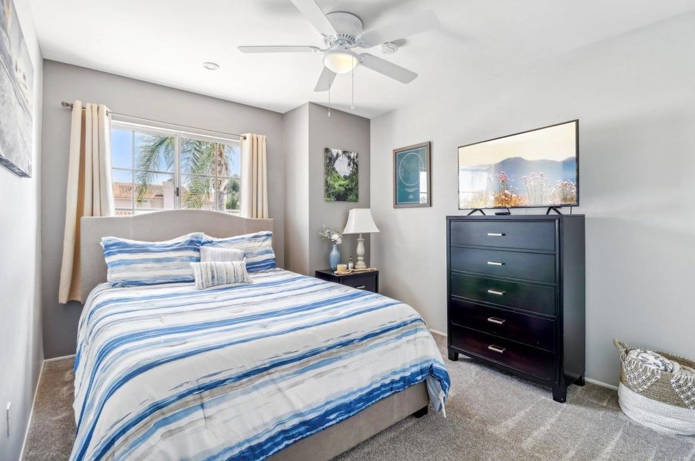 2014 Redwood Crst, Vista CA  92081-7337 exterior