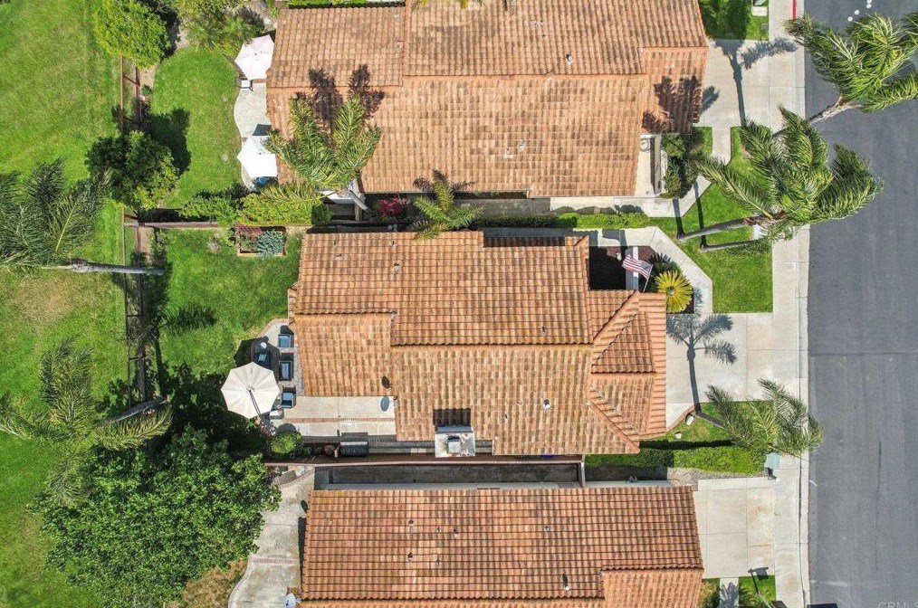 2014 Redwood Crst, Vista CA  92081-7337 exterior