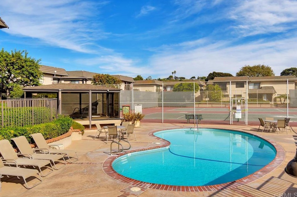 746 Sierra Ave, Solana Beach CA  92075-2615 exterior