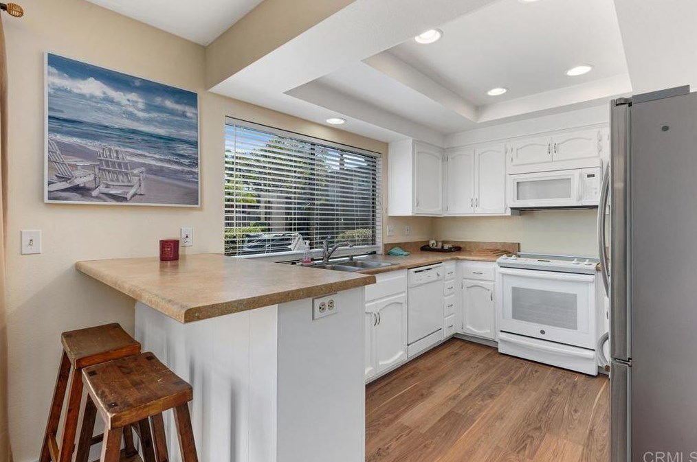 746 Sierra Ave, Solana Beach CA  92075-2615 exterior