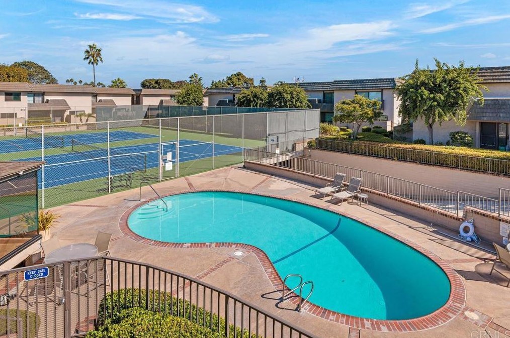 746 Sierra Ave, Solana Beach CA  92075-2615 exterior