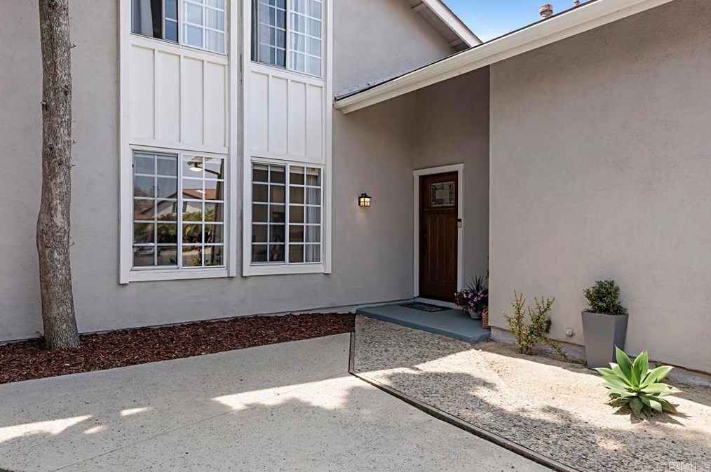 9945 Cummins Pl, San Diego, CA 92131-1805
