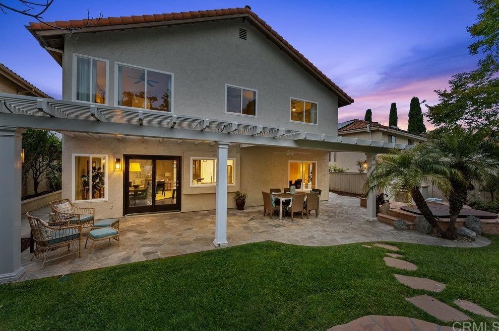 1963 White Birch Dr, Vista, CA 92081-7317