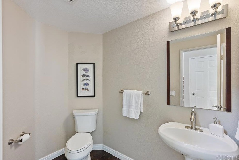 1963 White Birch Dr, Vista CA 92081-7317 exterior