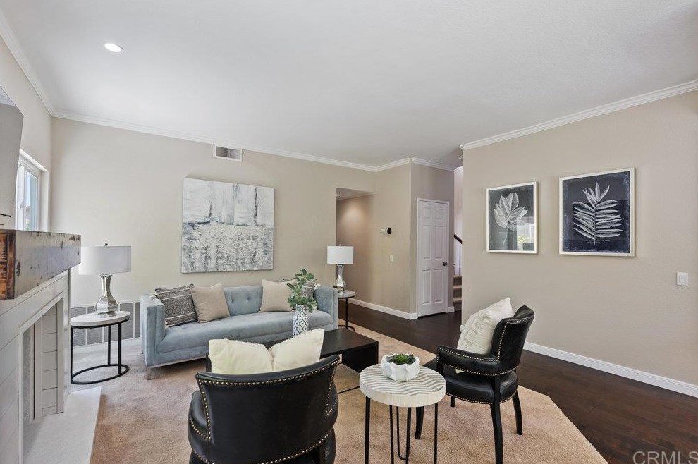 1963 White Birch Dr, Vista CA 92081-7317 exterior