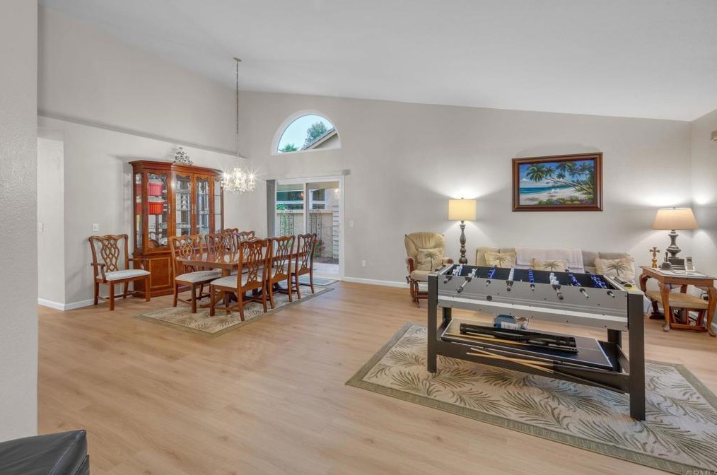 377 Apollo Dr, Vista CA  92084-4325 exterior