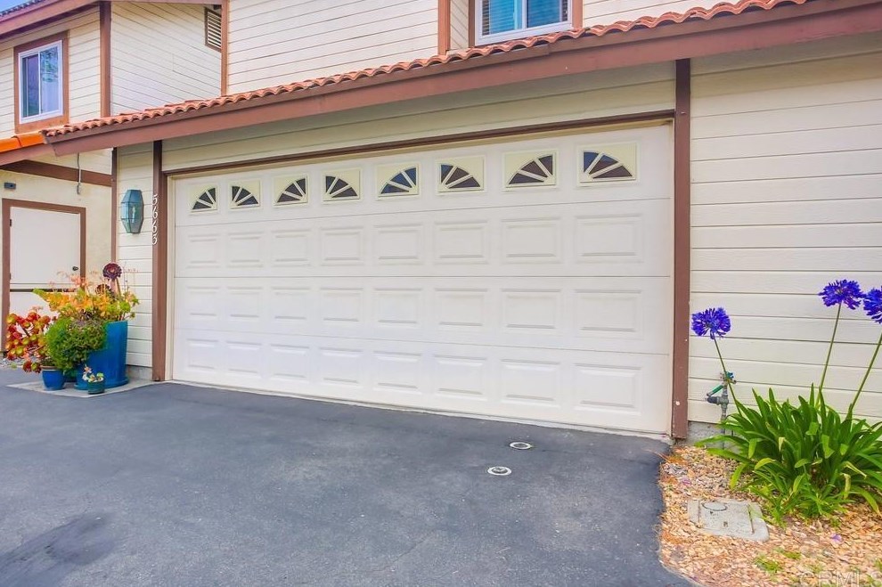 5663 Tumbleweed Way, Oceanside CA  92057-4833 exterior