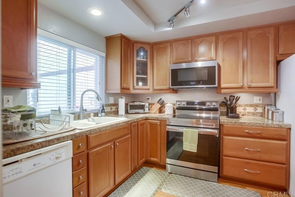 5663 Tumbleweed Way, Oceanside CA  92057-4833 exterior