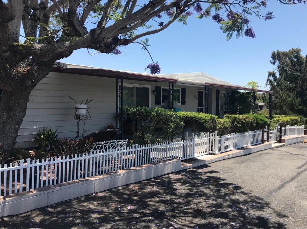294 Lakeside Ln, Oceanside, CA 92056