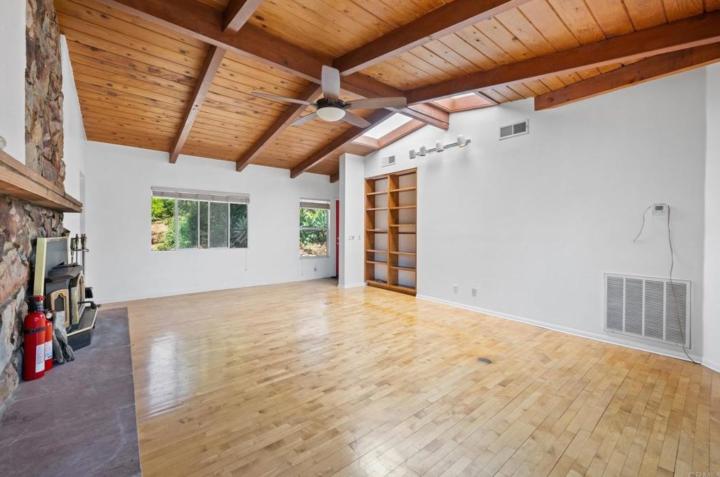 11345 Valle Vista Rd, Lakeside, CA 92040-1316