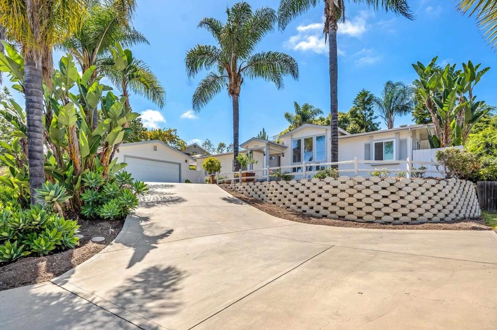 2392 Ivy Rd, Oceanside, CA 92054