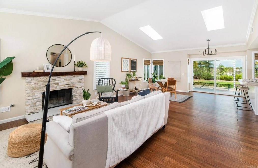 5208 Heatherwood Dr, Oceanside, CA 92056