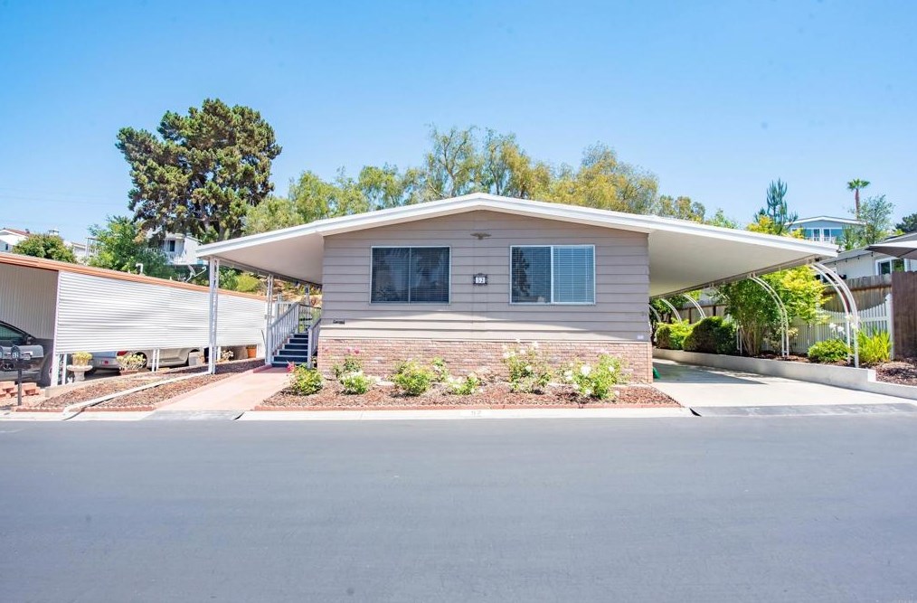 2130 Sunset Dr #52, Vista, CA 92081