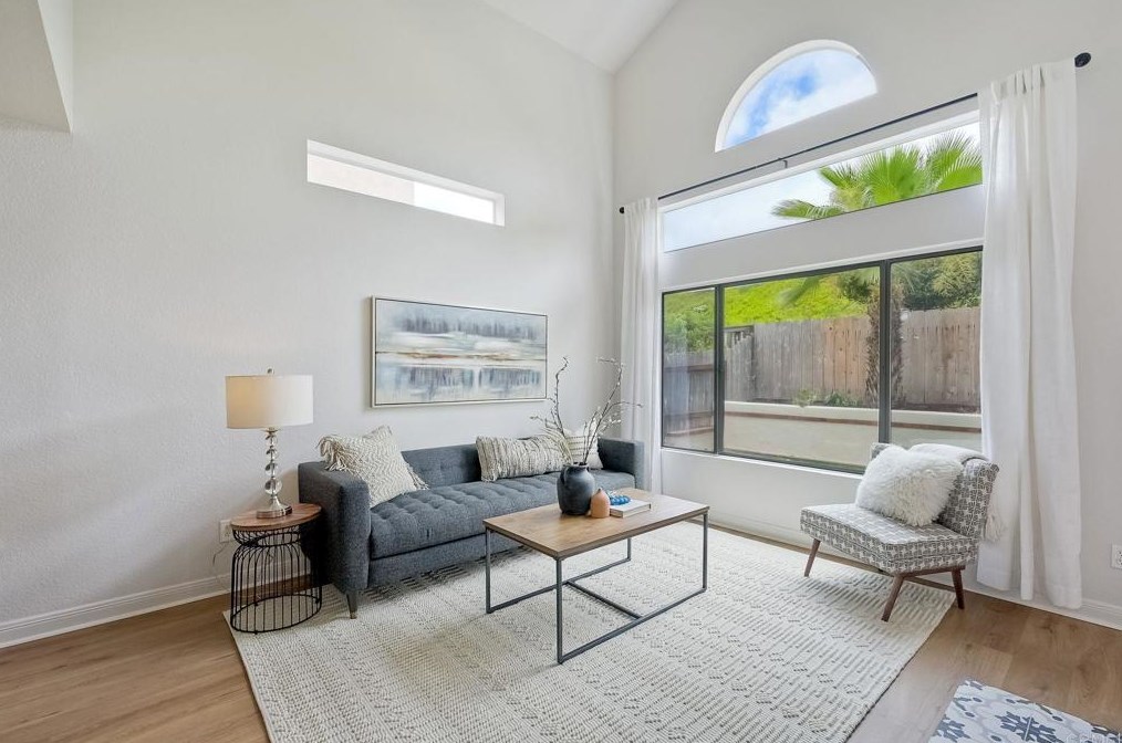 647 Paseo Rio, Vista CA  92081-6323 exterior