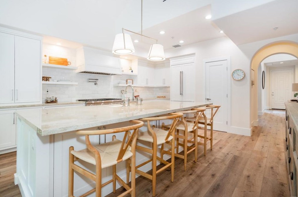 692 Cypress Hills Dr, Encinitas, CA 92024-2394