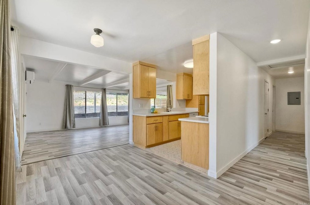 1160 Tower Dr, Vista, CA 92083