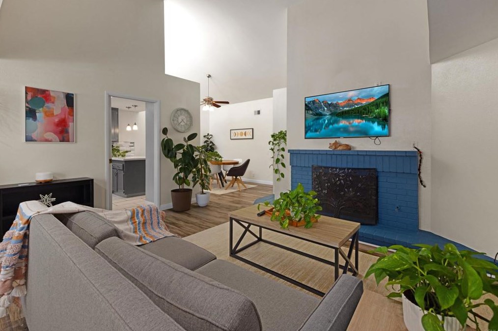 137 Bronze Way, Vista, CA 92083