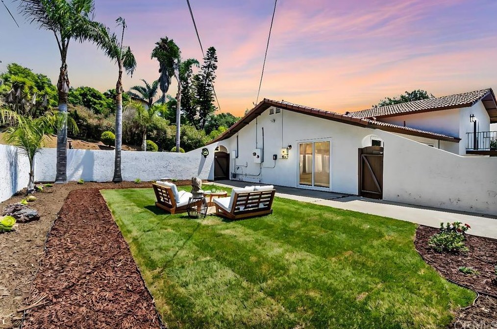 2748 Ramona Dr, Vista CA  92084-1635 exterior