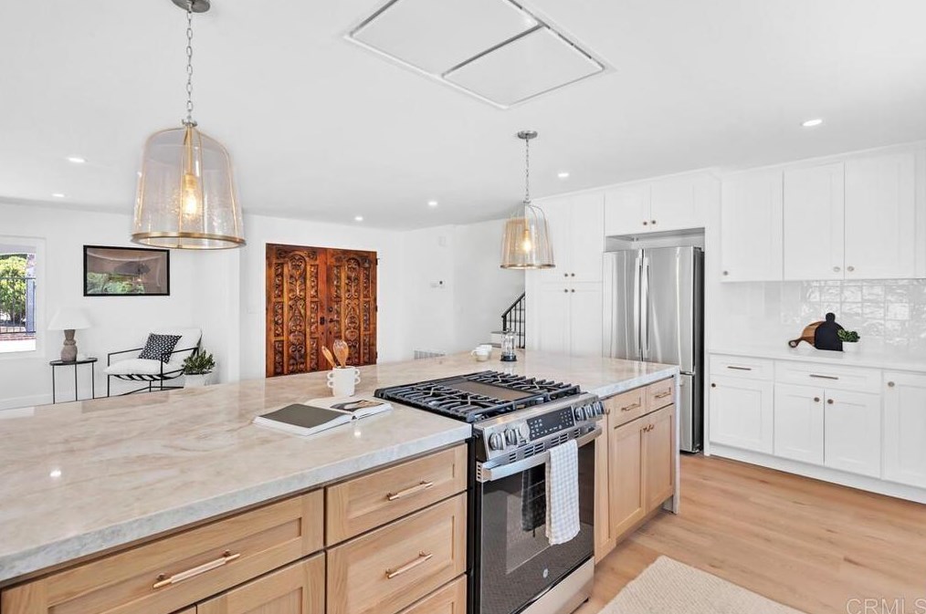 2748 Ramona Dr, Vista CA  92084-1635 exterior