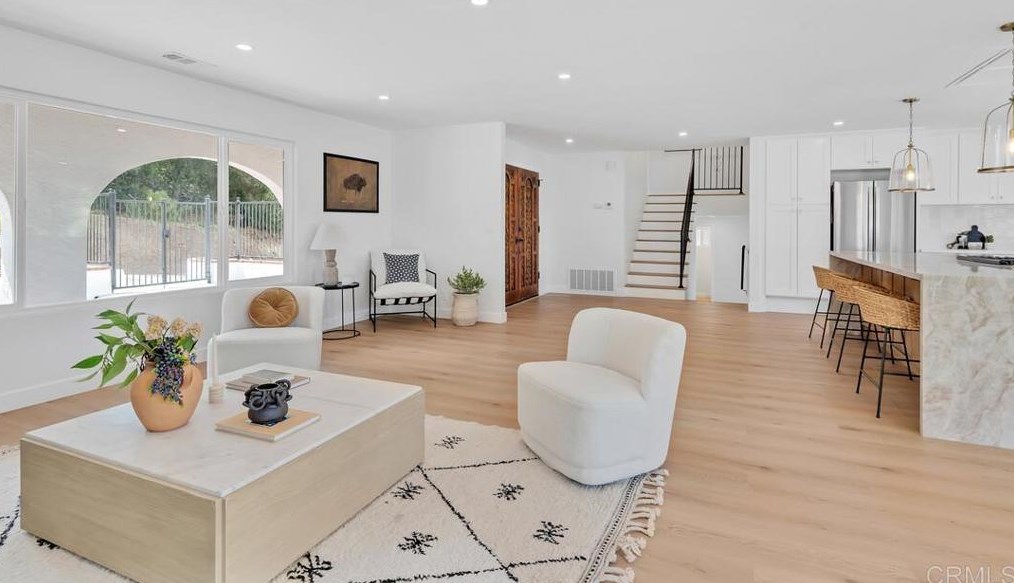 2748 Ramona Dr, Vista CA  92084-1635 exterior