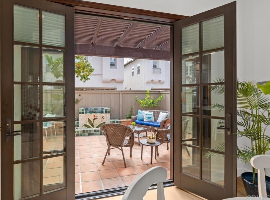 7263 Surfbird Cir, Carlsbad CA  92011-4022 exterior