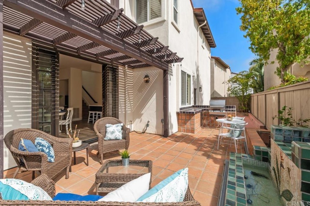 7263 Surfbird Cir, Carlsbad CA  92011-4022 exterior