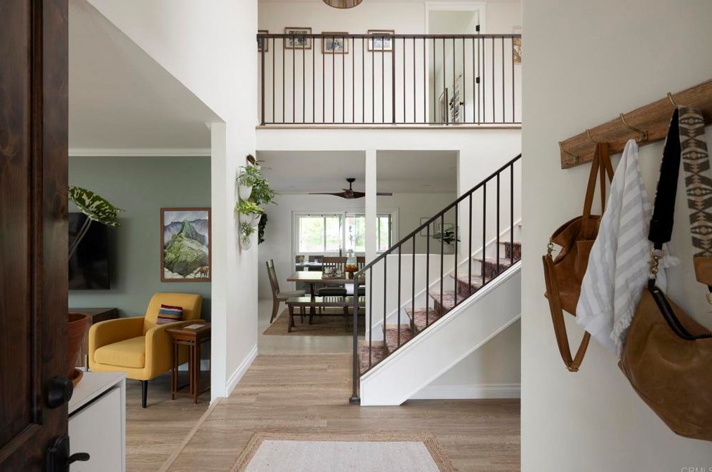 6239 Lake Athabaska Pl, San Diego, CA 92119