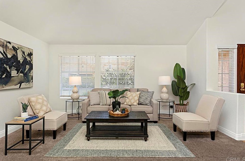 719 Marsopa Dr, Vista, CA 92081