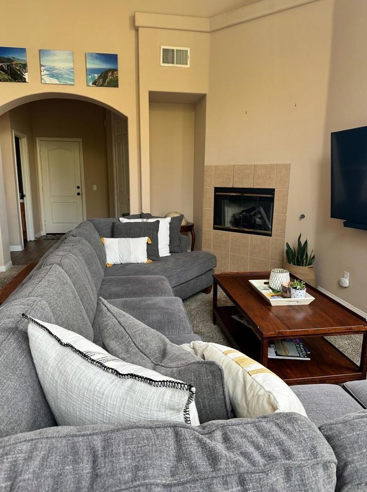 688 Laguna Dr, Carlsbad CA  92008-1609 exterior
