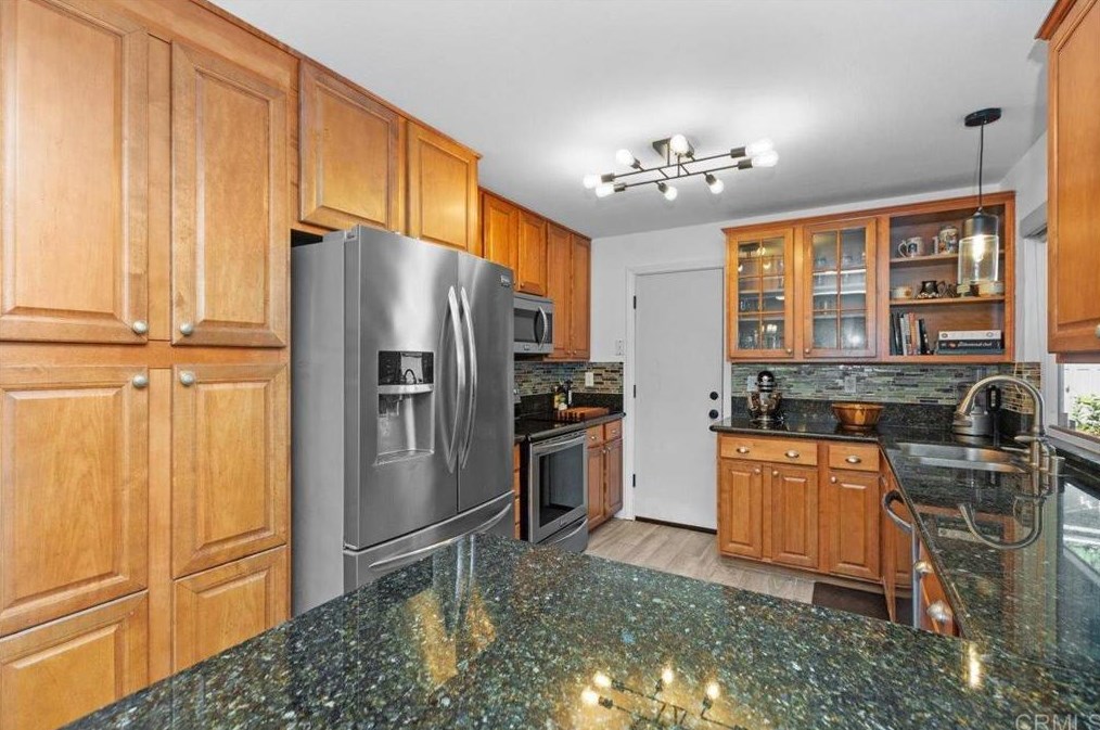 6231 Caminito Juanico, San Diego CA 92111-7233 exterior