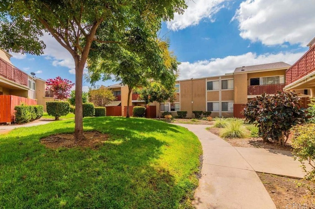 475 N Midway Dr #217, Escondido, CA 92027