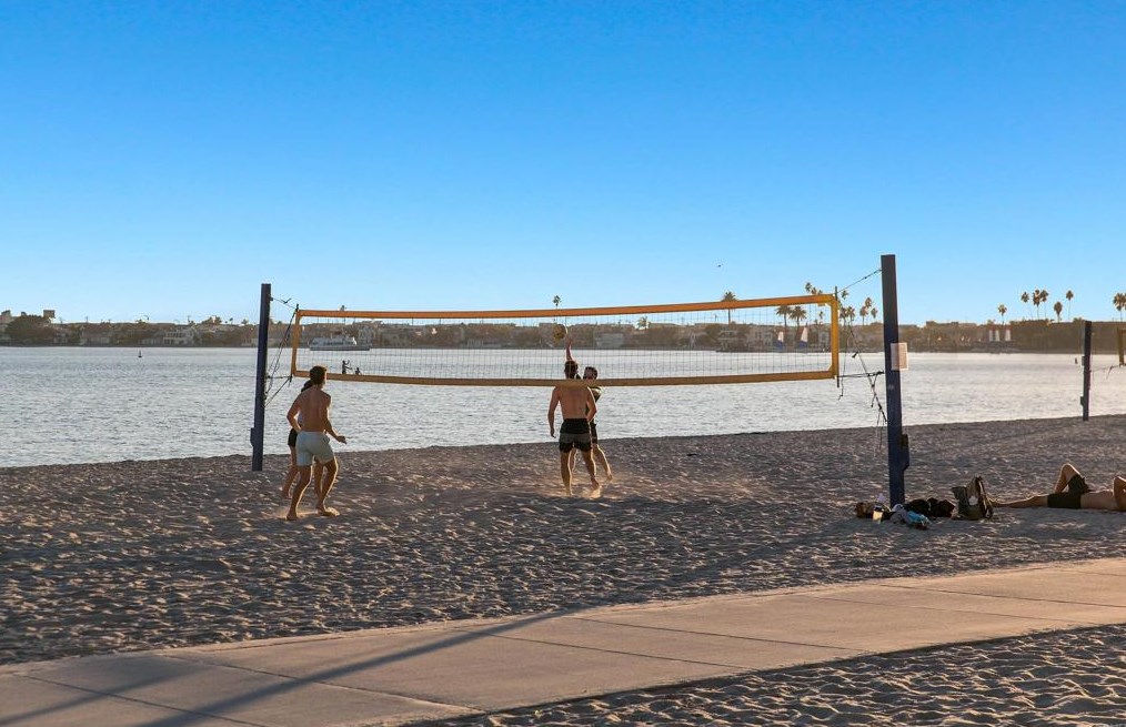 1278 Pacific Beach Dr, San Diego CA  92109-5240 exterior